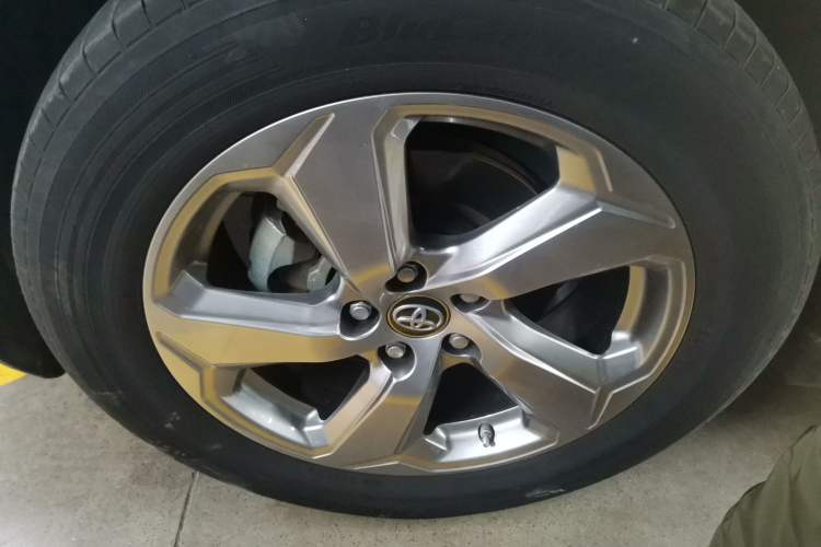 Used Toyota RAV4 2021 2.0L CVT Two-Wheel Drive Fashion PLUS Edition
