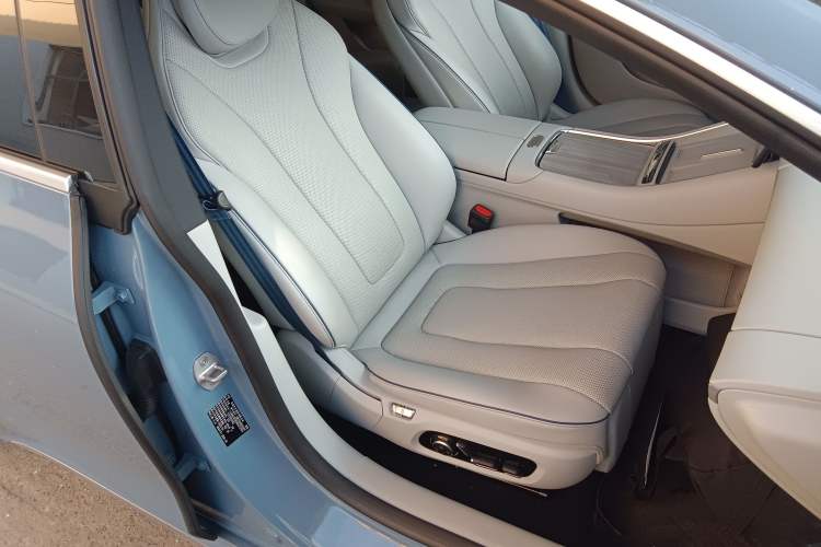 Used Hima Luxeed S7 2025 705 km Pro
