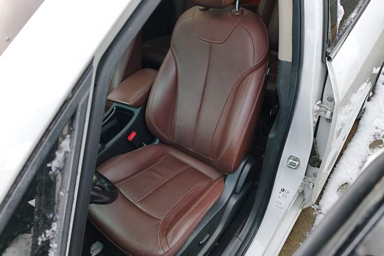 Used Buick GL6 2019 18T 6-Seater Connected Luxury Version China VI Standard
