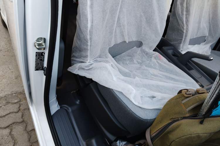 Used Wuling Yangguang 2024 300KM Comfort Version Passenger Van 75kW
