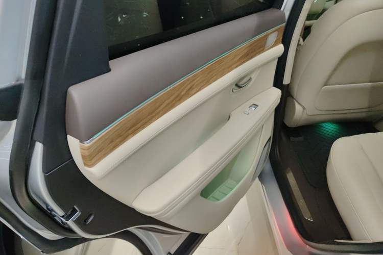 Used Hima AITO M7 2024 1.5T Rear-Drive Plus Version 5 Seats
