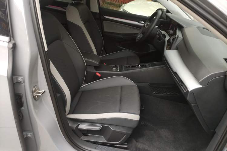 Used Volkswagen Golf 2023 Facelift 280TSI DSG Pro
