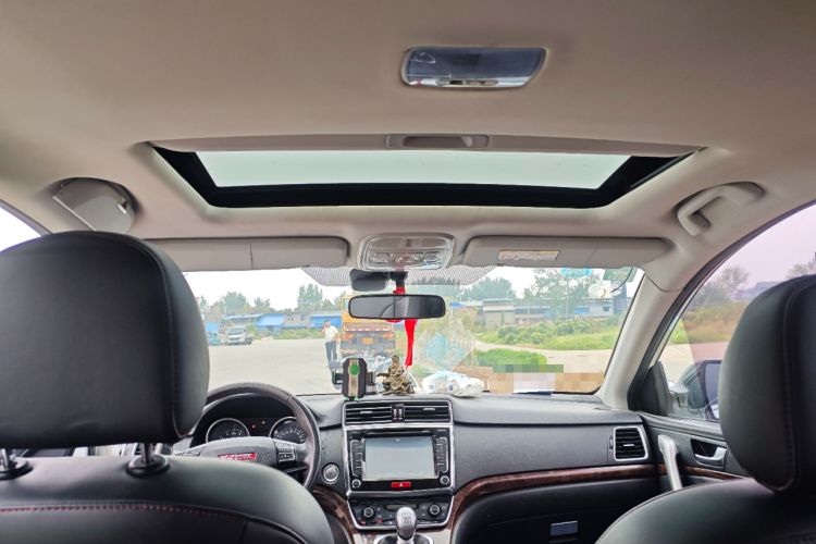 Used Haval H6 2015 Revised Version Sport Edition 1.5T Manual Transmission Two-Wheel Drive Elite Grade
