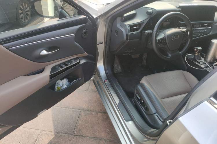 Used Lexus ES 2022 200 Excellence Edition