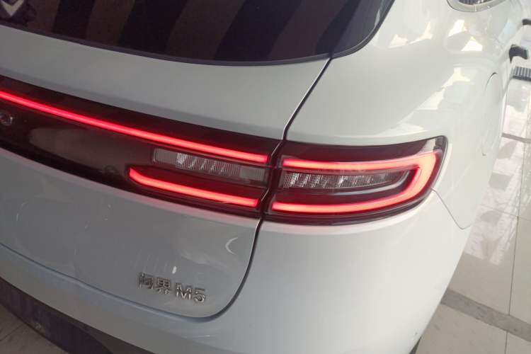 Used Hima AITO M5 2022 Extended-Range Four-Wheel Drive Performance Version
