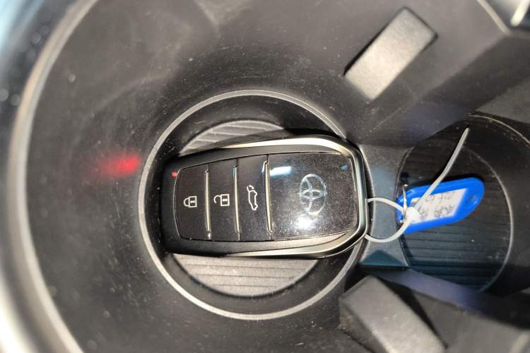 Used Toyota Venza 2023 2.0L CVT Two-Wheel Drive Prestige Version