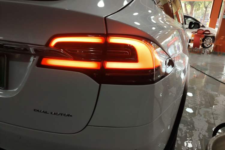 Used Tesla Model X 2019 Long-Range Version
