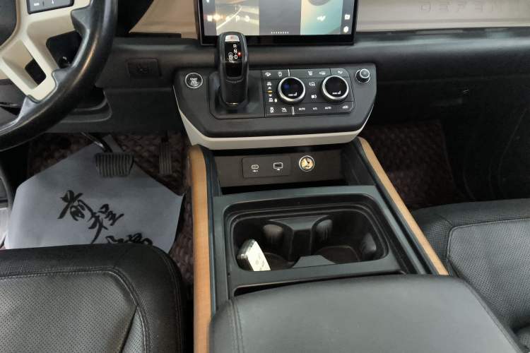 Used Land Rover Defender 2022 110 P400 X-DYNAMIC HSE
