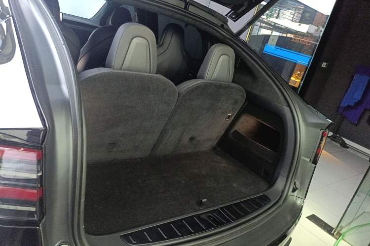 Used Tesla Model X 2023 Three-Motor All-Wheel-Drive Plaid Version
