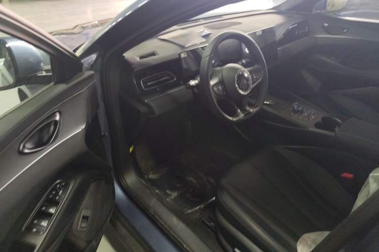 Used BYD Seal 06 New Energy 2024 DM-i 120KM Luxury Model
