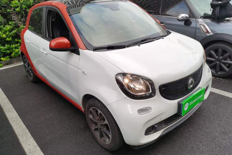 Used  forfour 2016 1.0L 52 kW Passion Edition
