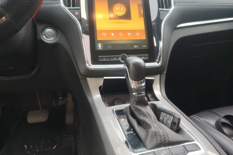 Used Roewe RX5 2019 20T Two-Wheel Drive Automatic 4G Connected Platinum Edition
