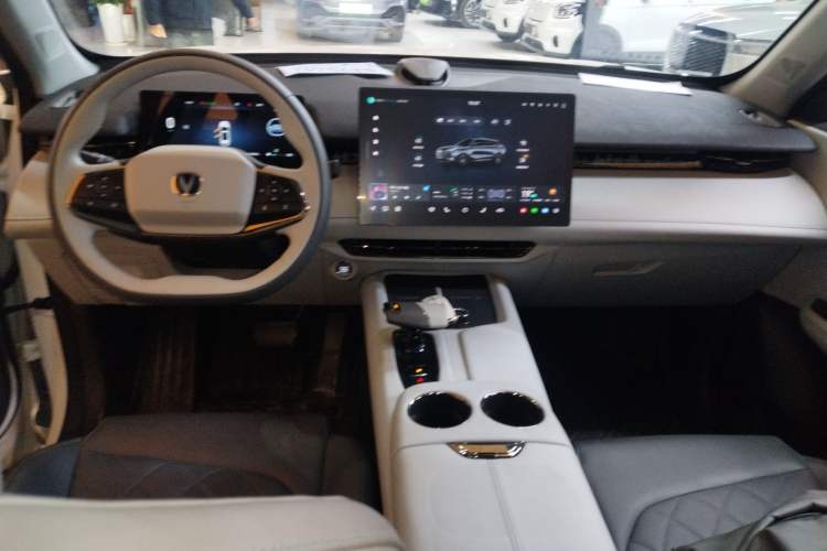 Used Changan UNI-Z New Energy 2024 Blue Whale Smart Electric iDD 125km Excellence Model