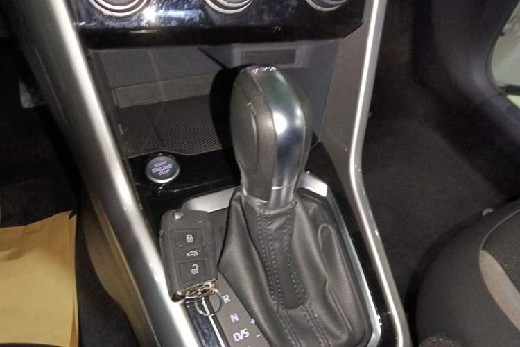 Used Volkswagen T-ROC 2022 280TSI DSG Two-Wheel Drive Elite PLUS
