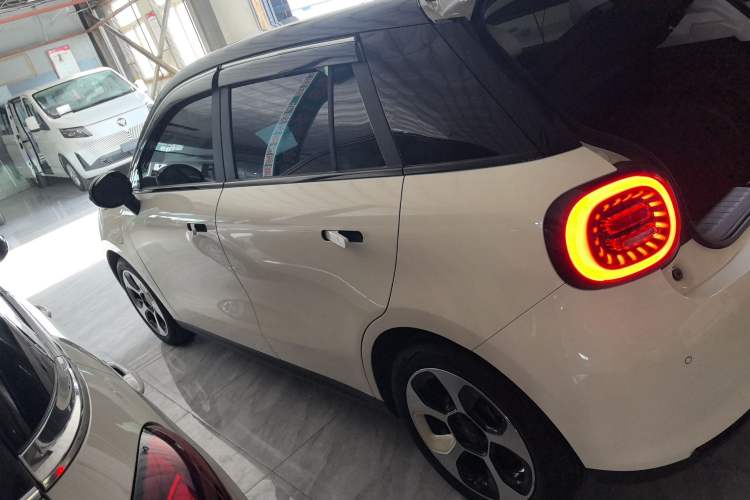 Used  3 2023 505km Air