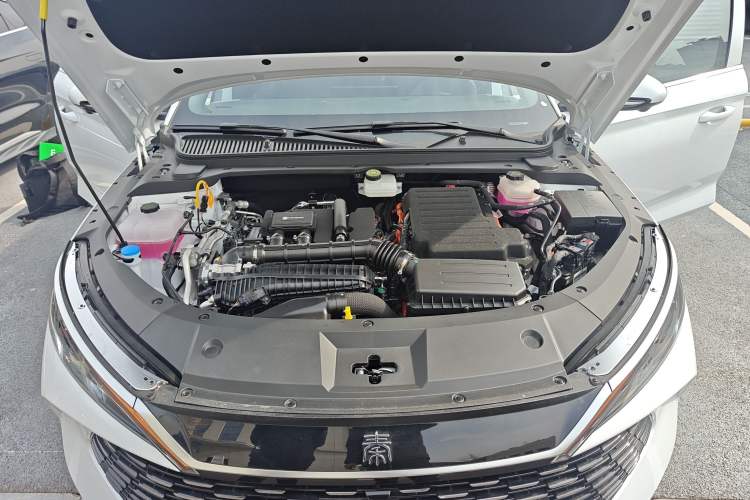 Used BYD Qin L 2025 DM-i Smart Drive 80KM Leading Model
