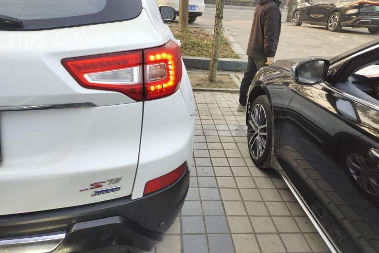 Used Changan CS75 2014 2.0L Manual Luxury Version China IV Standard
