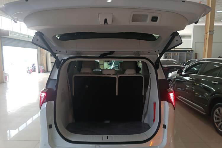 Used Buick GL8 New Energy 2024 Lu Zun Deluxe Edition 7-Seater
