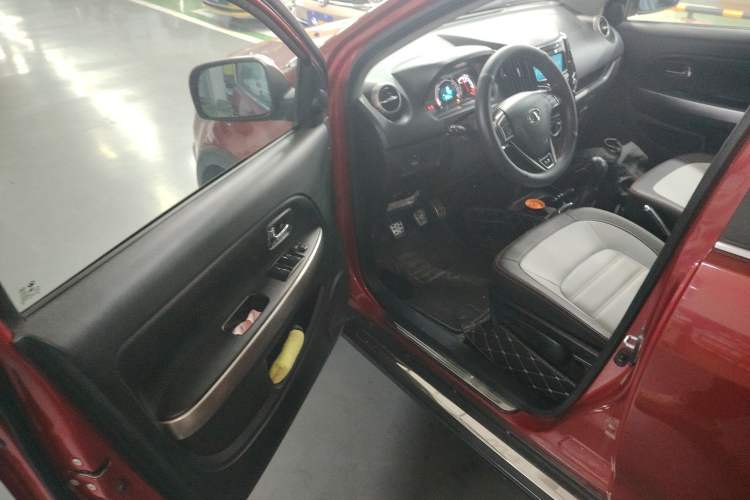 Used Great Wall M4 2014 1.5L manual Comfort trim level
