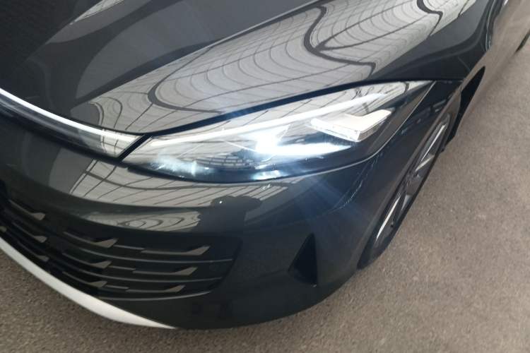 Used Volkswagen Lamando 
