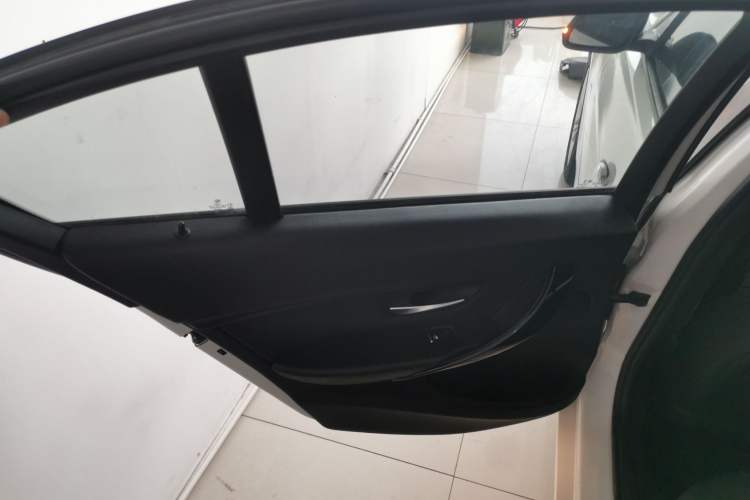 Used BMW 3 Series 2017 318i Fashion Model
