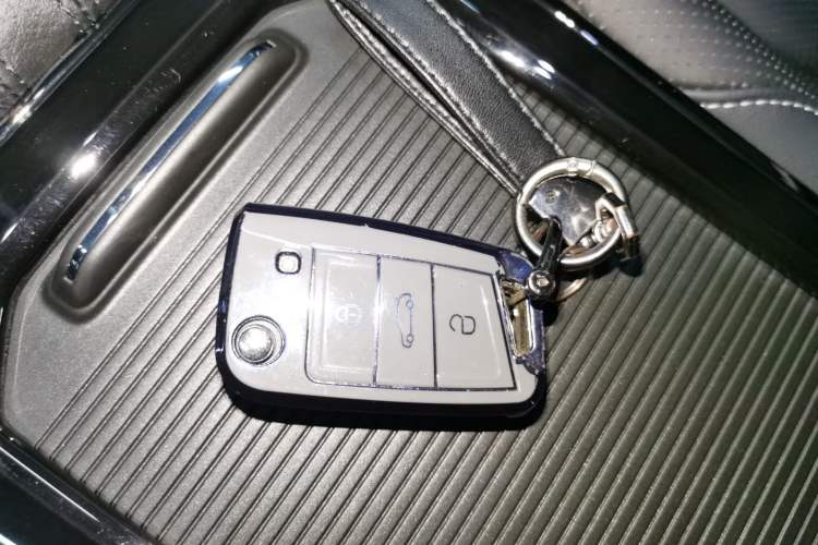 Used Volkswagen Passat 2025 Premium Version 380TSI Dragon Edition
