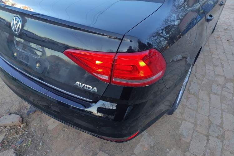 Used Volkswagen Lavida 2015 1.6L Manual Comfort Edition
