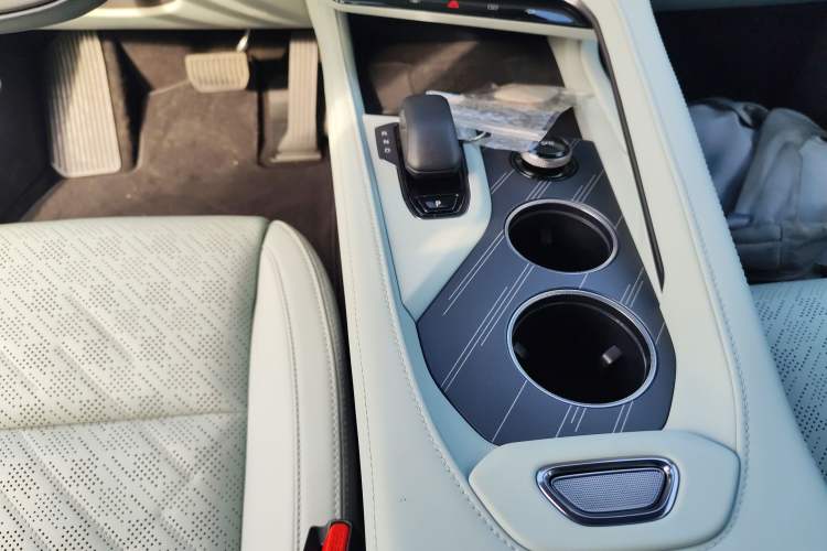 Used Zeekr 001 2025 WE Edition 100 kWh Rear-Wheel Drive
