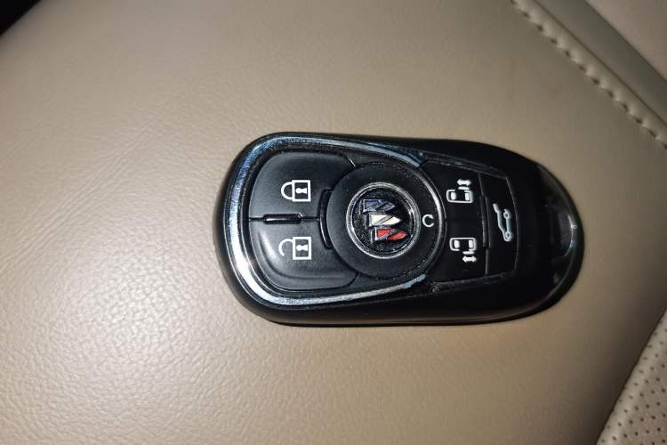 Used Buick GL8 2021 ES Landtrek 653T Luxury Model
