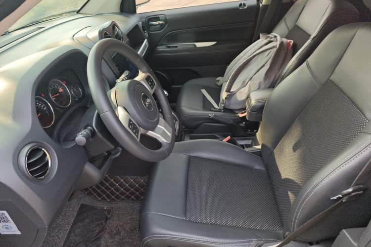 Used  Compass 2014 Revised Version 2.4L Four-Wheel Drive Comfort Edition
