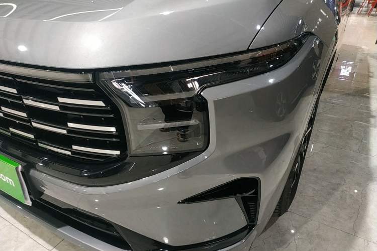 Used Ford Edge 2025 Ford Explorer L 2.0T EcoBoost E-Hybrid Four-Wheel-Drive 7-Seater Supreme Model