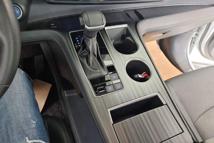 Used Toyota Sienna 2021 2.5L Hybrid Platinum Edition
