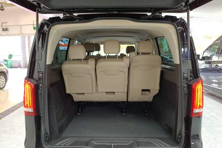 Used Mercedes-Benz Vito 2023 2.0T Elite Version 7 Seats