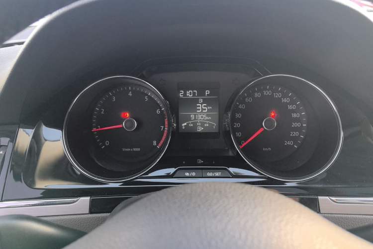 Used Volkswagen Bora 2015 Value Edition 1.6L Automatic Comfort Version
