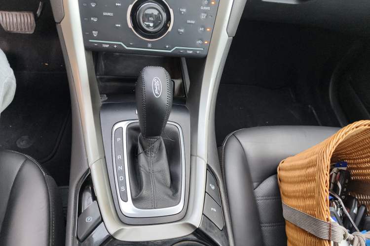 Used Ford Mondeo 2013 2.0L GTDi240 Flagship Edition
