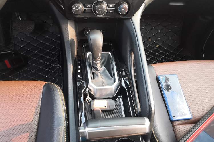 Used JMC Yusheng S350 2016 2.0T Automatic All-Wheel Drive Gasoline Ultra-Luxury 5-Seater