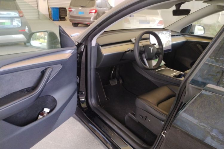 Used Tesla Model Y 2022 Rear-Wheel-Drive Version