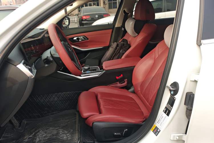 Used BMW i3 2024 eDrive 35 L
