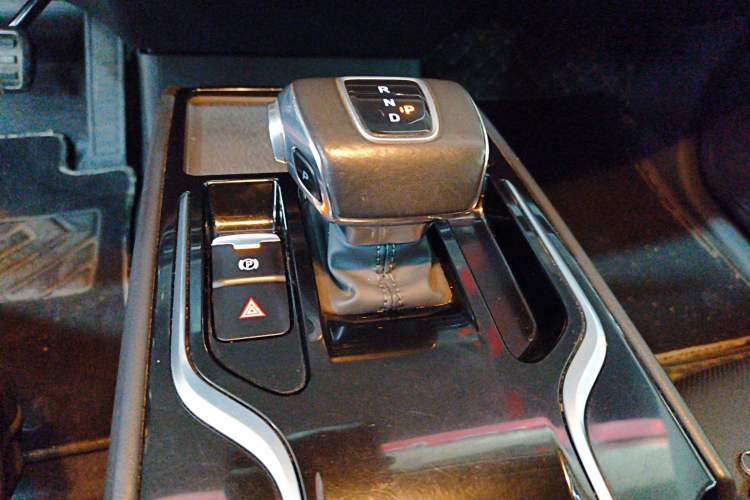 Used Hongqi E-QM5 2022 431 km Charge & Enjoy Edition
