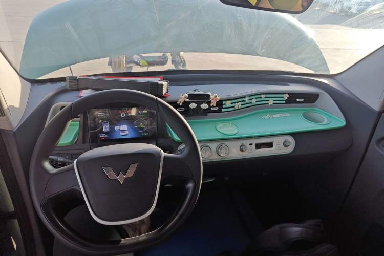 Used Wuling Hongguang MINIEV 2022 Macaron Premium Model – Lithium Iron Phosphate
