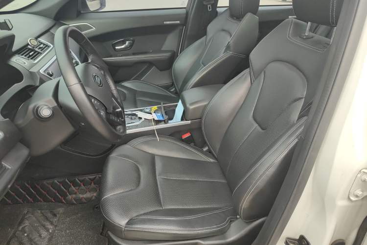 Used Land X7 2015 2.0T Panoramic Prestige Edition
