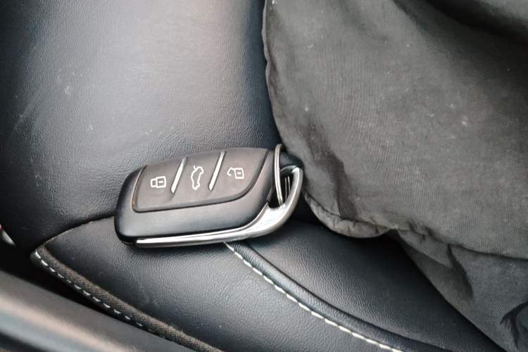 Used Roewe i5 2020 1.5L Automatic 4G Connect Luxury Flagship Edition
