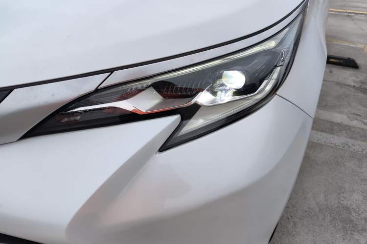 Used Toyota Sienna 2023 2.5L Hybrid Luxury Edition