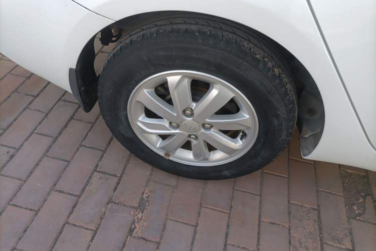 Used Kia K2 2015 Sedan 1.4L MT GLS
