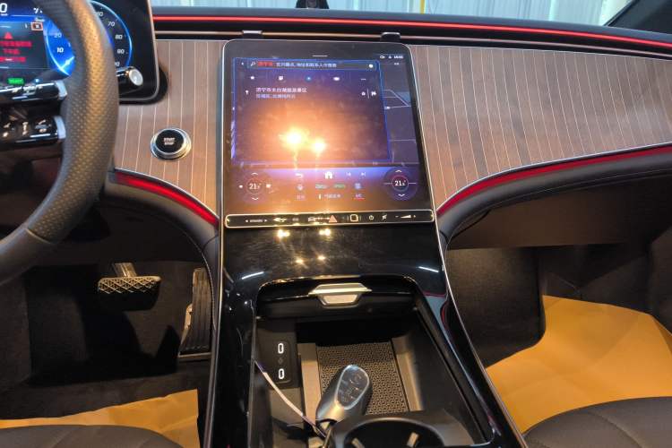 Used Mercedes-Benz EQE 2022 350 Pioneer Edition
