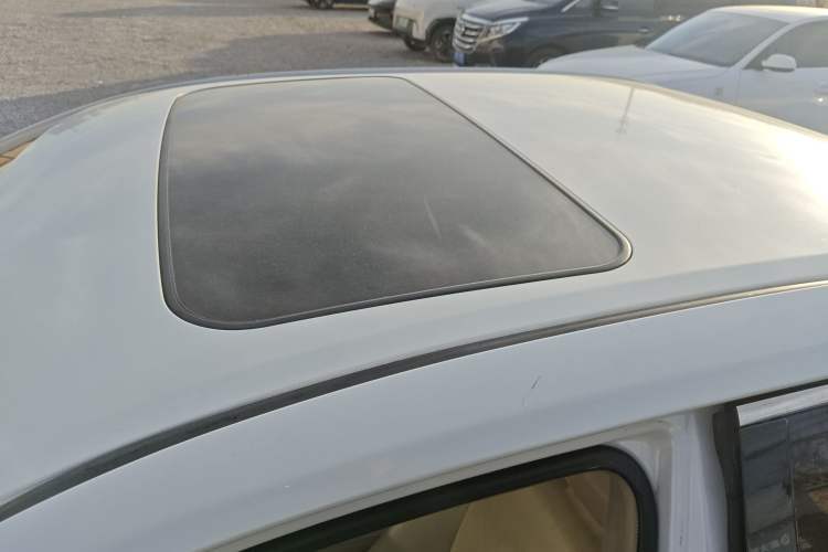 Used Toyota Camry 2016 2.0G 10th Anniversary Leading Edition
