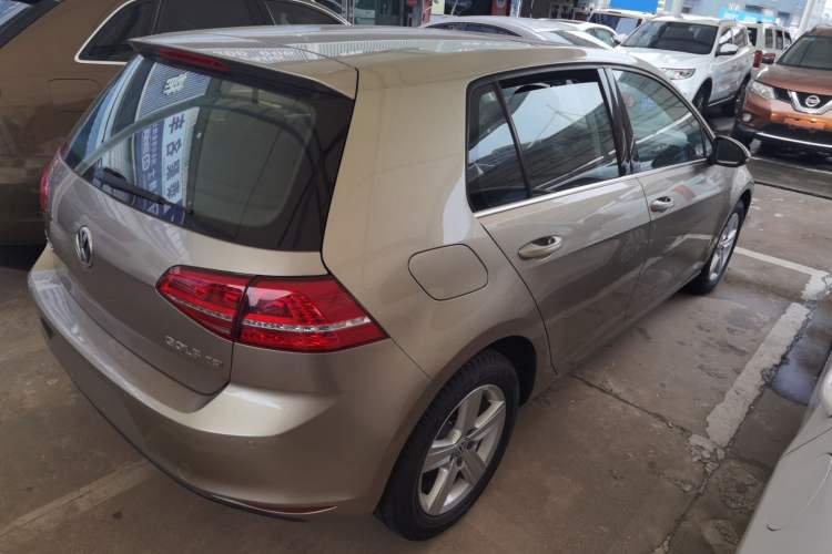 Used Volkswagen Golf 2016 230TSI Automatic Comfort Version
