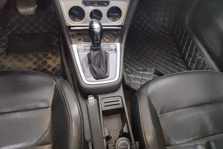 Used Volkswagen Gran Lavida 2013 1.6L Automatic Comfort Model
