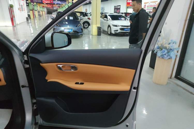 Used  Galaxy Xingjian 7 EM-i 2025 55 km Launch Edition
