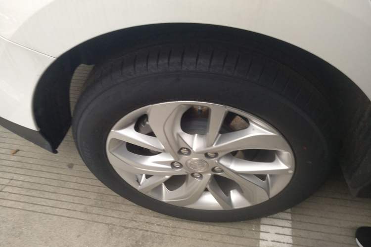 Used Buick Velite 6 2023 430km Range Commuter Version
